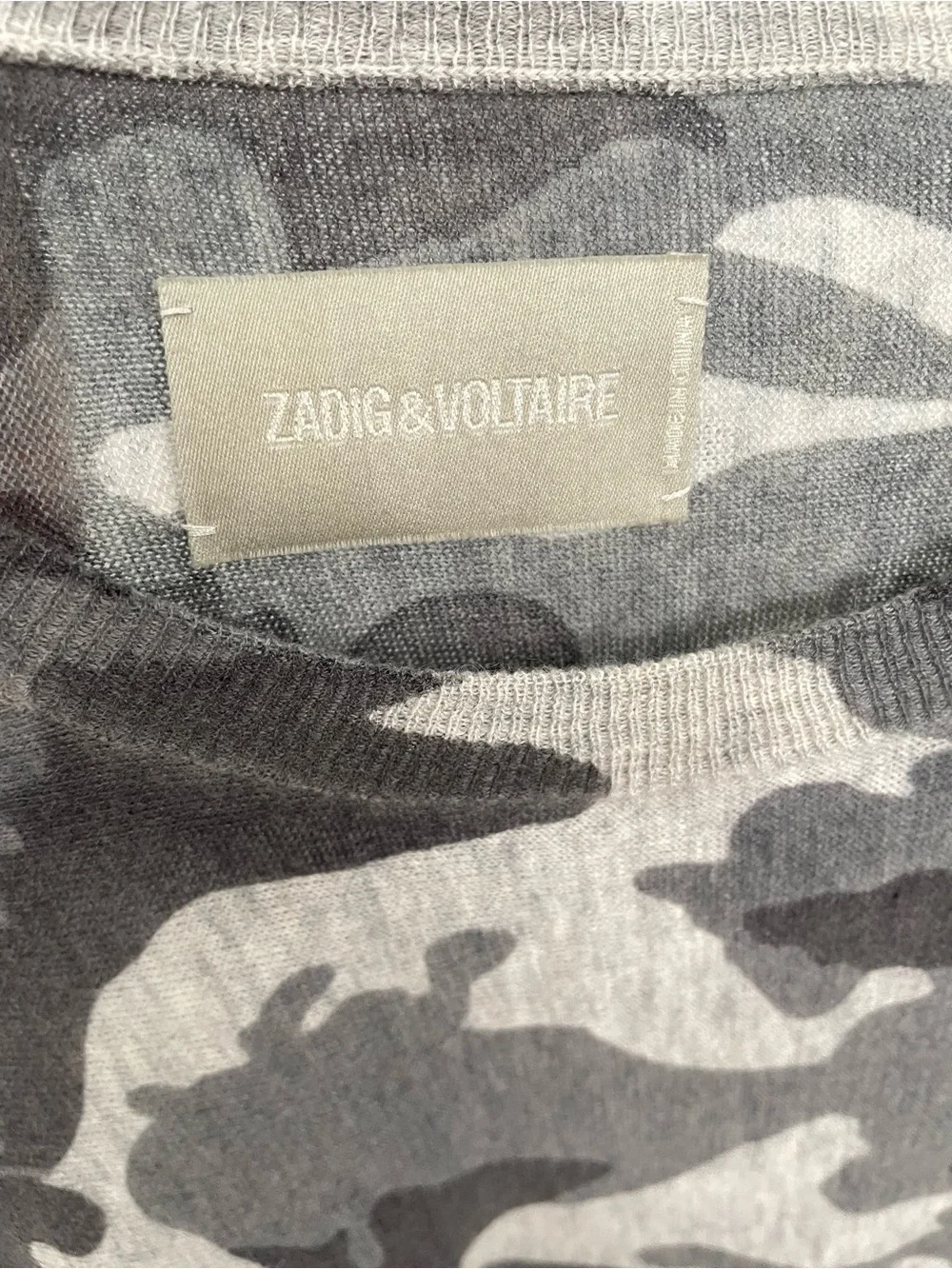 Zadig & Voltaire 100% Cashmere Crisp Camou Lightweight Sweater. 14